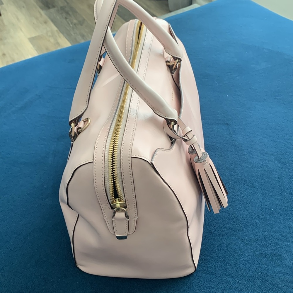 COACH Ballet Pink Leather Barrel Bag
Excellent Condition, barely used. - Picture 3 of 14